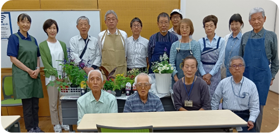 講師を囲んで参加者の皆さん