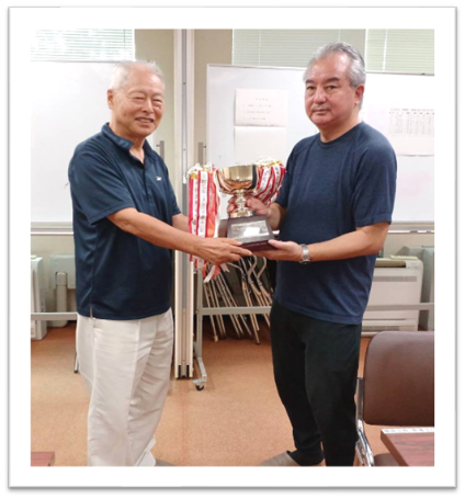 A組優勝　岩橋さん　プレゼンター　大場さん