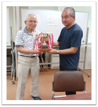 Ｂ組優勝　和久井さん　プレゼンター　大場さん