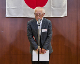 喜寿祝品贈呈　代表 佐藤　將典氏